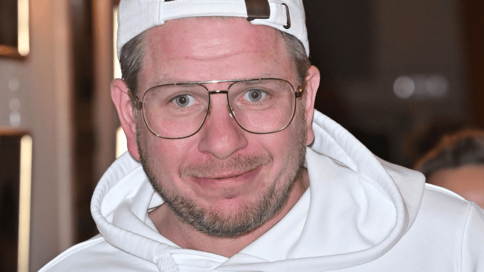 Lekarz odpowiada na zarzuty Filipa Chajzera. Ujawnił kulisy współpracy z celebrytą