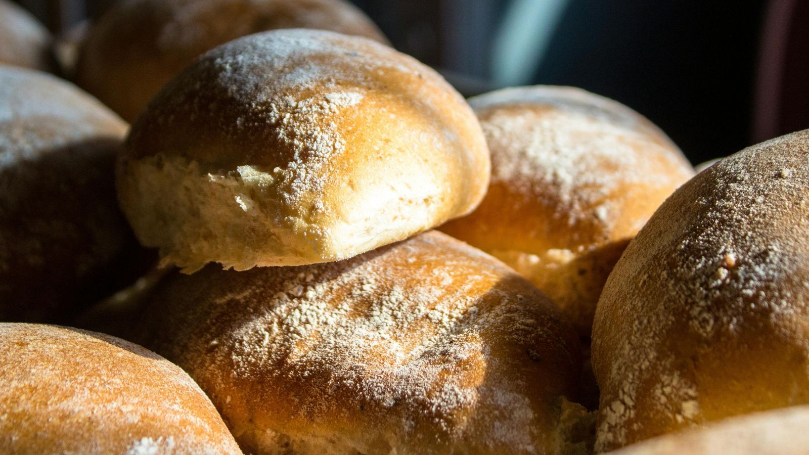 Tak oszukują nas na pieczywie. Producenci robią klientów w konia, a ty jeszcze za to płacisz