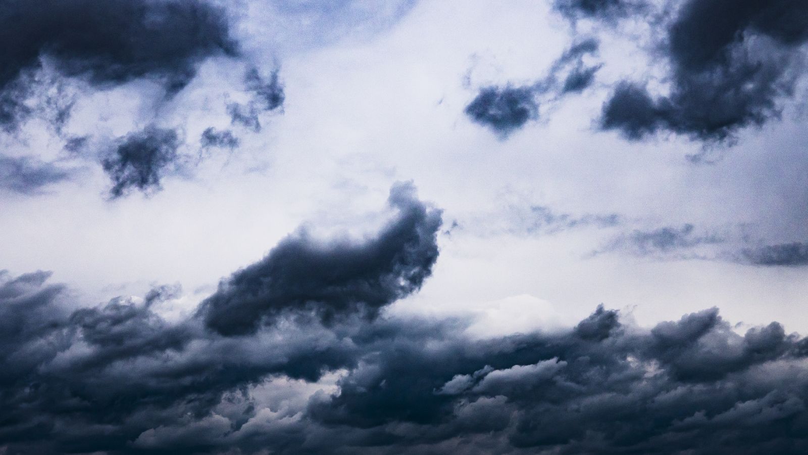 To nie są dobre wieści na Wielkanoc. Pilne ostrzeżenie dla Polaków, nadciągają potężne wichury