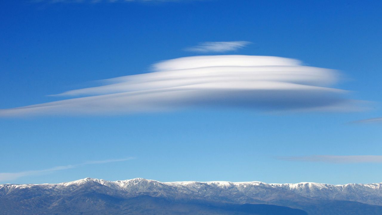 chmury ufo.jpg