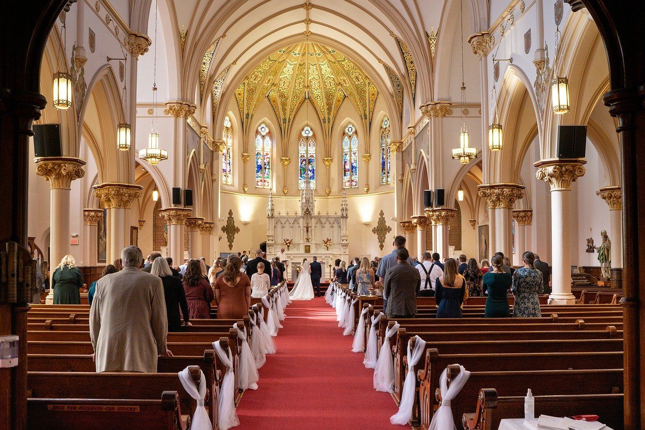 kościół wnętrze ślub