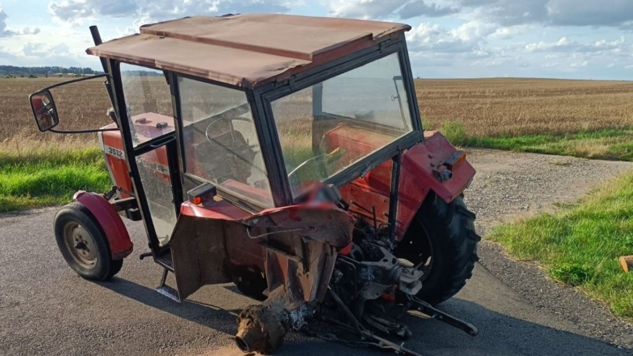 Traktorzysta zgubił koło w czasie jazdy. Policja skierowała sprawę do sądu