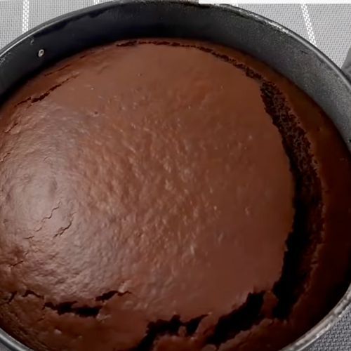 upieczone ciasto kakaowe