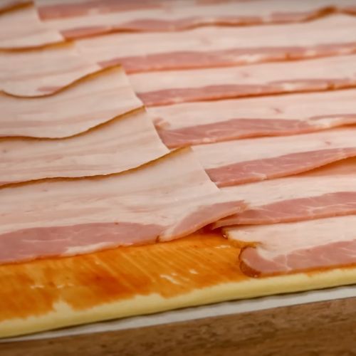 Weź boczek i zawiń go w ciasto francuskie. Ten przepis zasługuje na medal