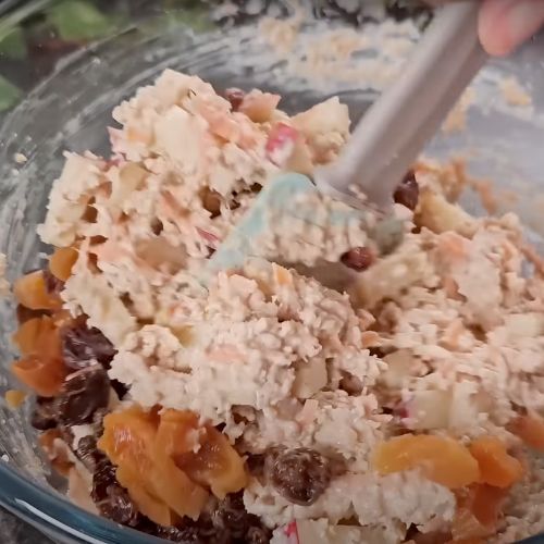 Przepis na to ciasto marchewkowe mam od sąsiadki. Mąkę zastępuję zdrowym składnikiem