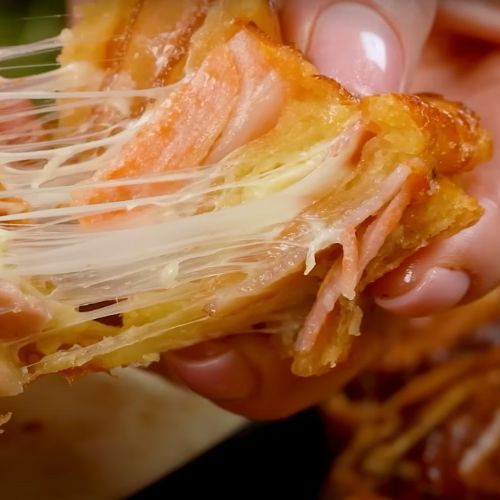 Weź boczek i zawiń go w ciasto francuskie. Ten przepis zasługuje na medal