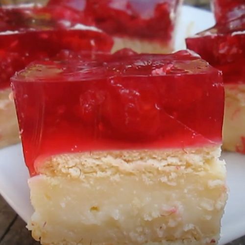 Napoleonka z malinami to prawdziwy przebój w moim domu. Nie muszę nawet włączać piekarnika