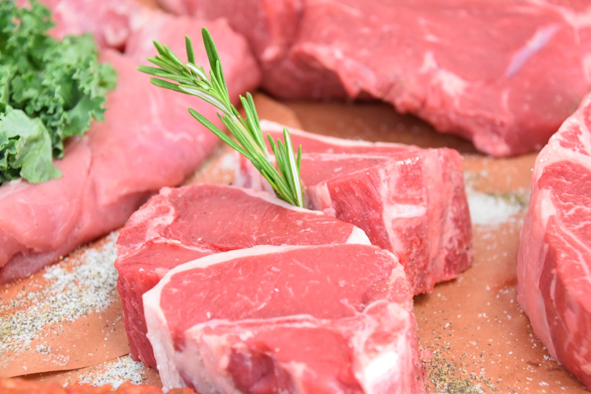 Europejski kraj chce zakazać sprzedaży mięsa z laboratorium