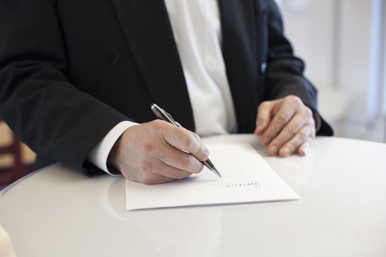 contract-3031680_1280.jpg