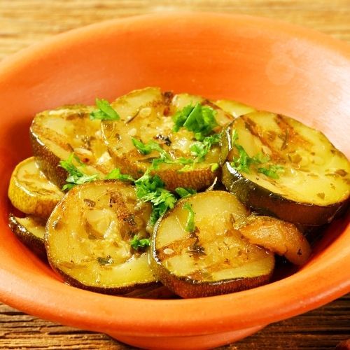 Cukinia po cygańsku do słoików. Najlepsze przetwory na zimę