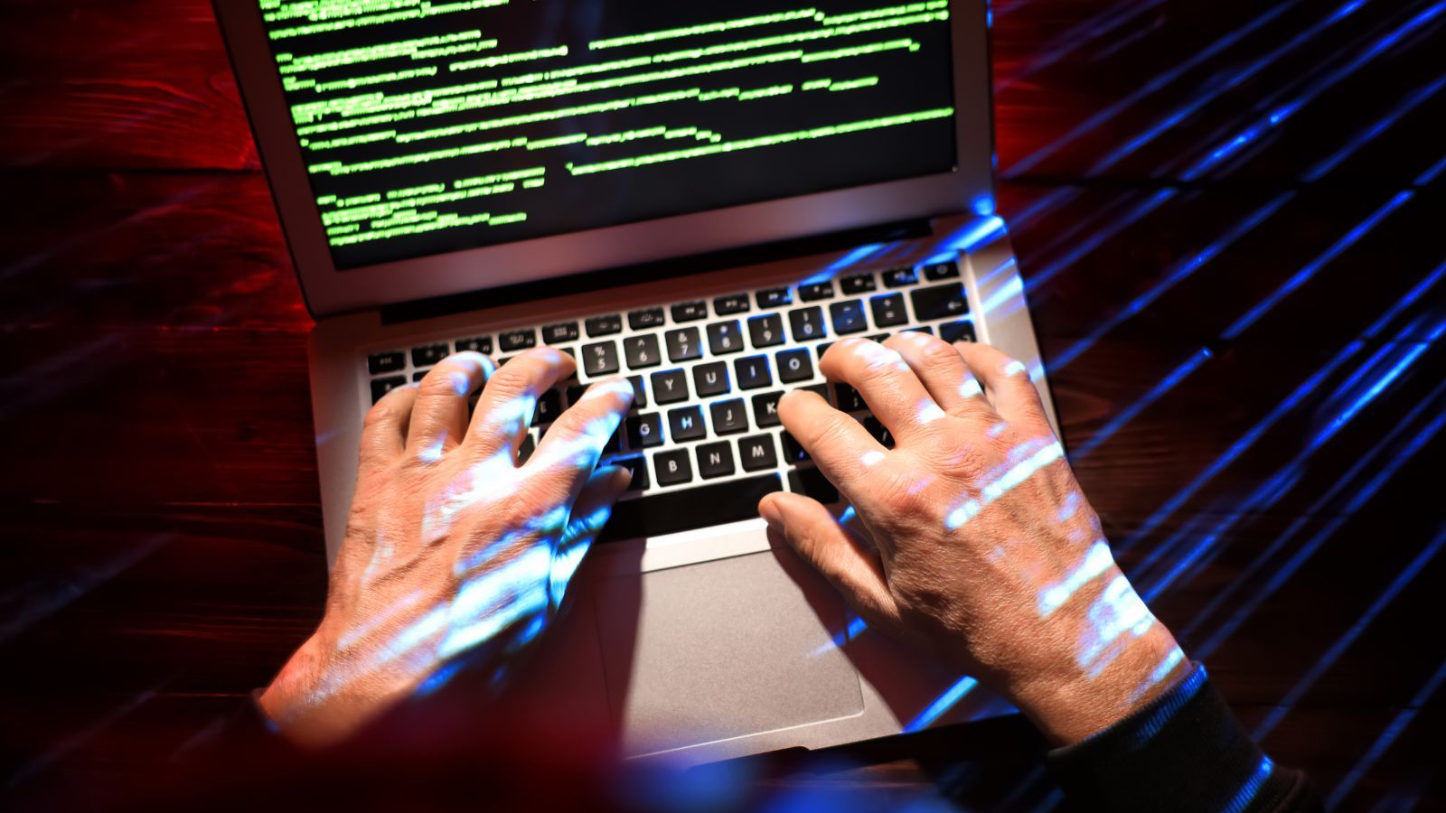 Telefon od "córki” kosztował seniora 91 tys. zł. Policja ostrzega przed oszustami
