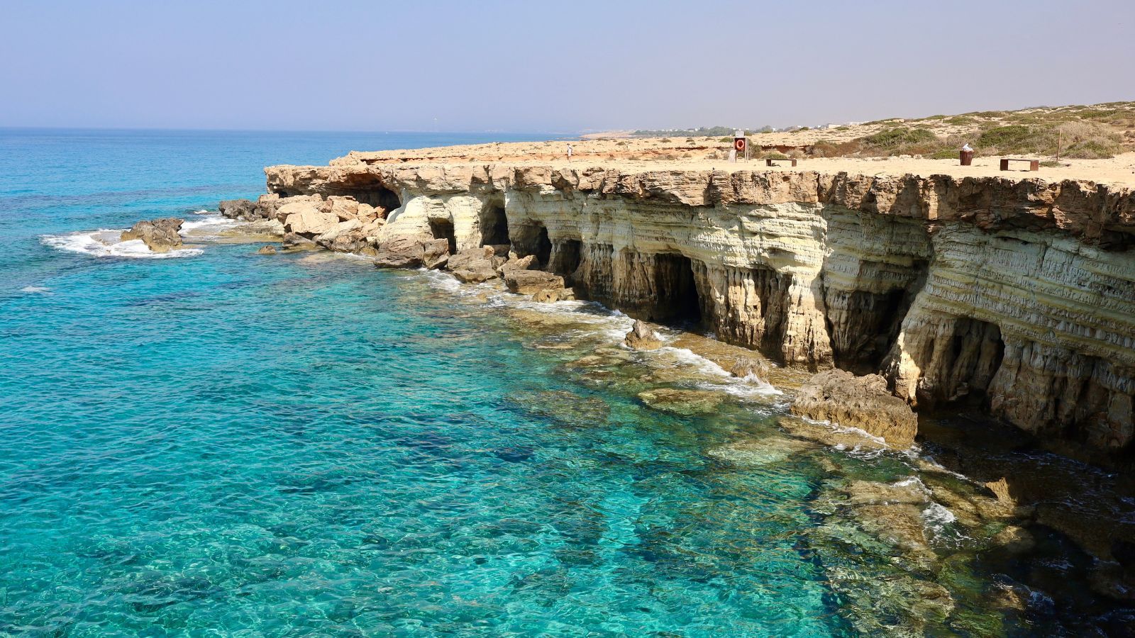 Wizz Air kasuje loty z Polski. Pasażerowie będą mieć problem z lotami na wakacyjną wyspę