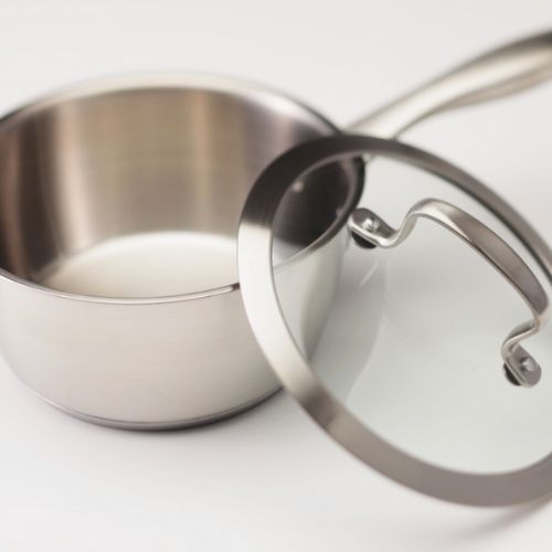 Jak doczyścić przypalony garnek i patelnię? 