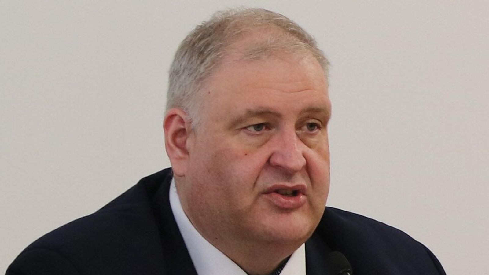 Spór wokół TK. Ekspert: "w skrajnym przypadku Święczkowski mógłby nawet utracić status sędziego"