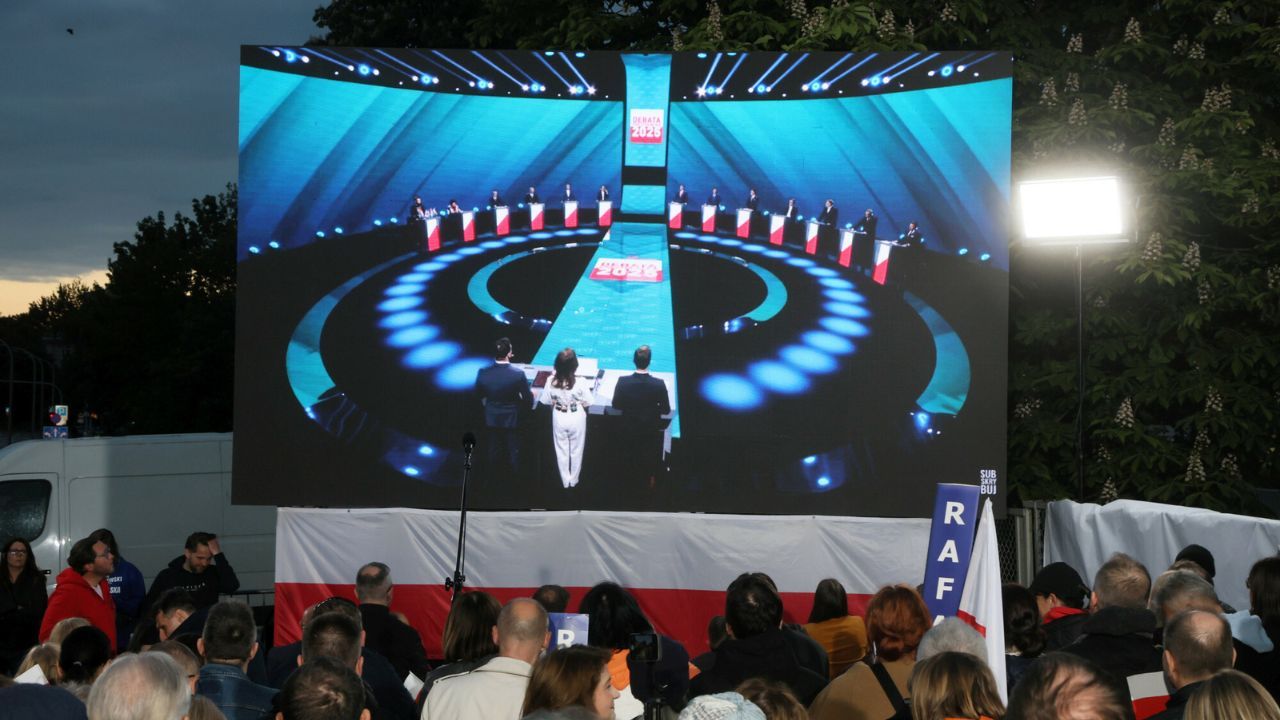 Debata, abolicja