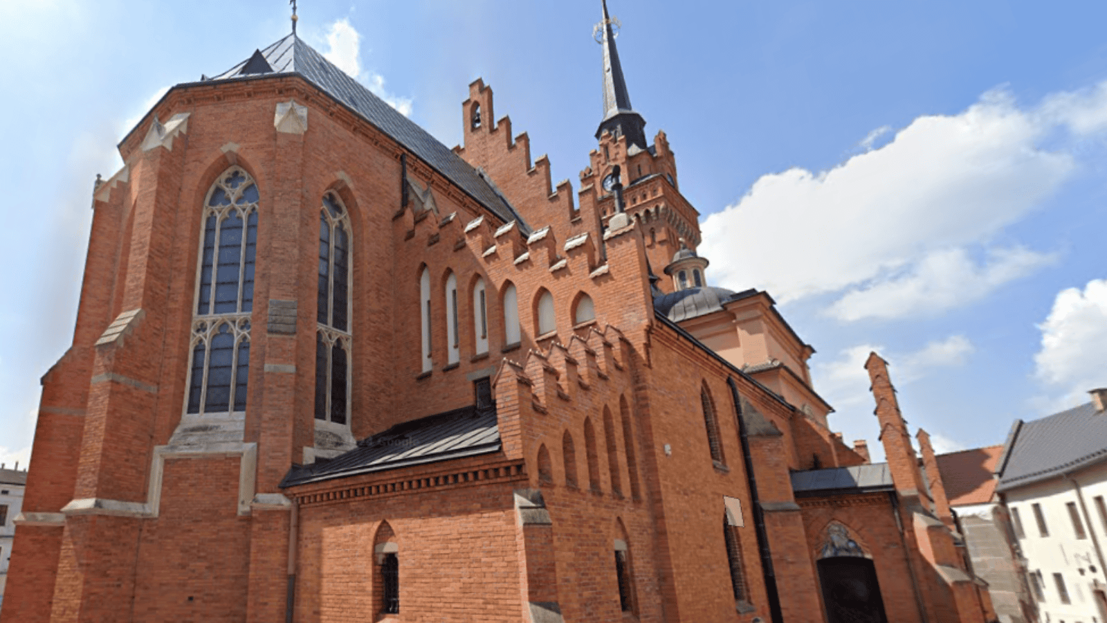 Polska religijność w liczbach. Gdzie kościoły są najpełniejsze?