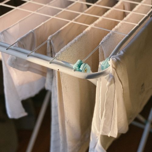 dlaczego ubrania śmierdzą po praniu?