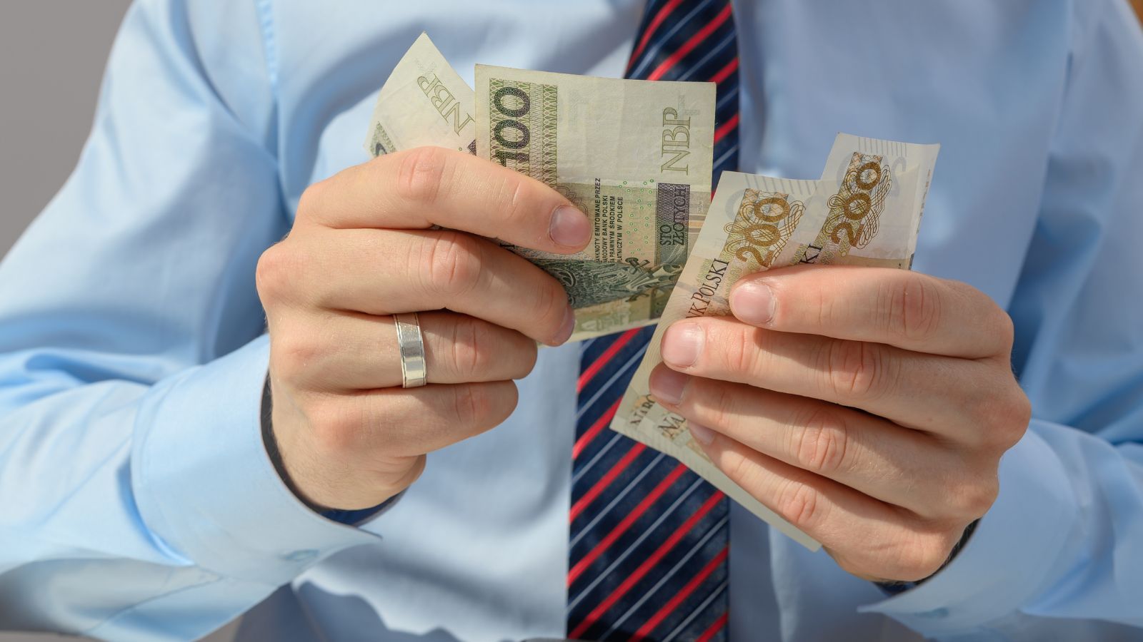 To już nie jest pojedyncza zaległość do spłaty. Oblicze zadłużenia Polaków wyraźnie się zmienia