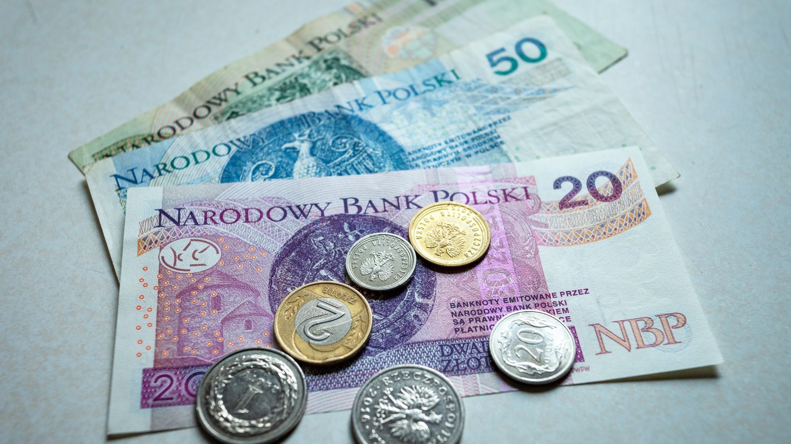 Tyle gotówki musisz mieć w domu w 2026 roku. W razie kryzysu może być na wagę złota