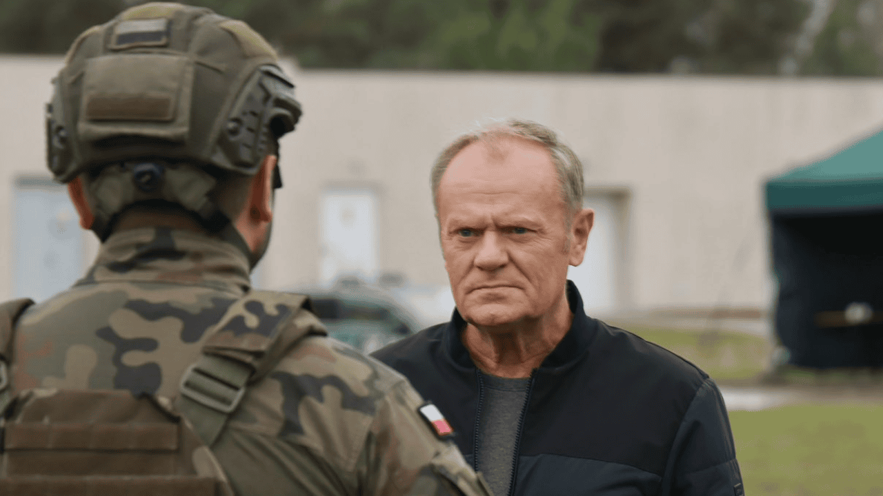 Donald Tusk na poligonie w Ustce