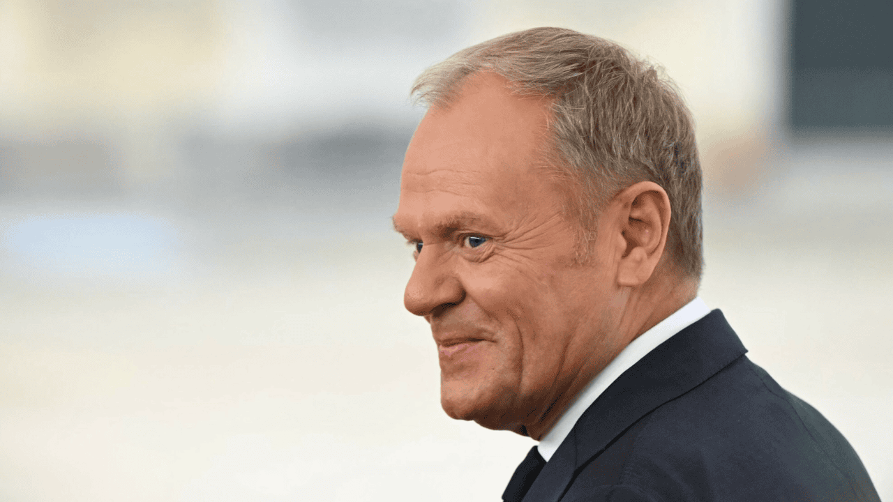 Donald Tusk wydał pilne oświadczenie. Chodzi o przyjmowanie migrantów