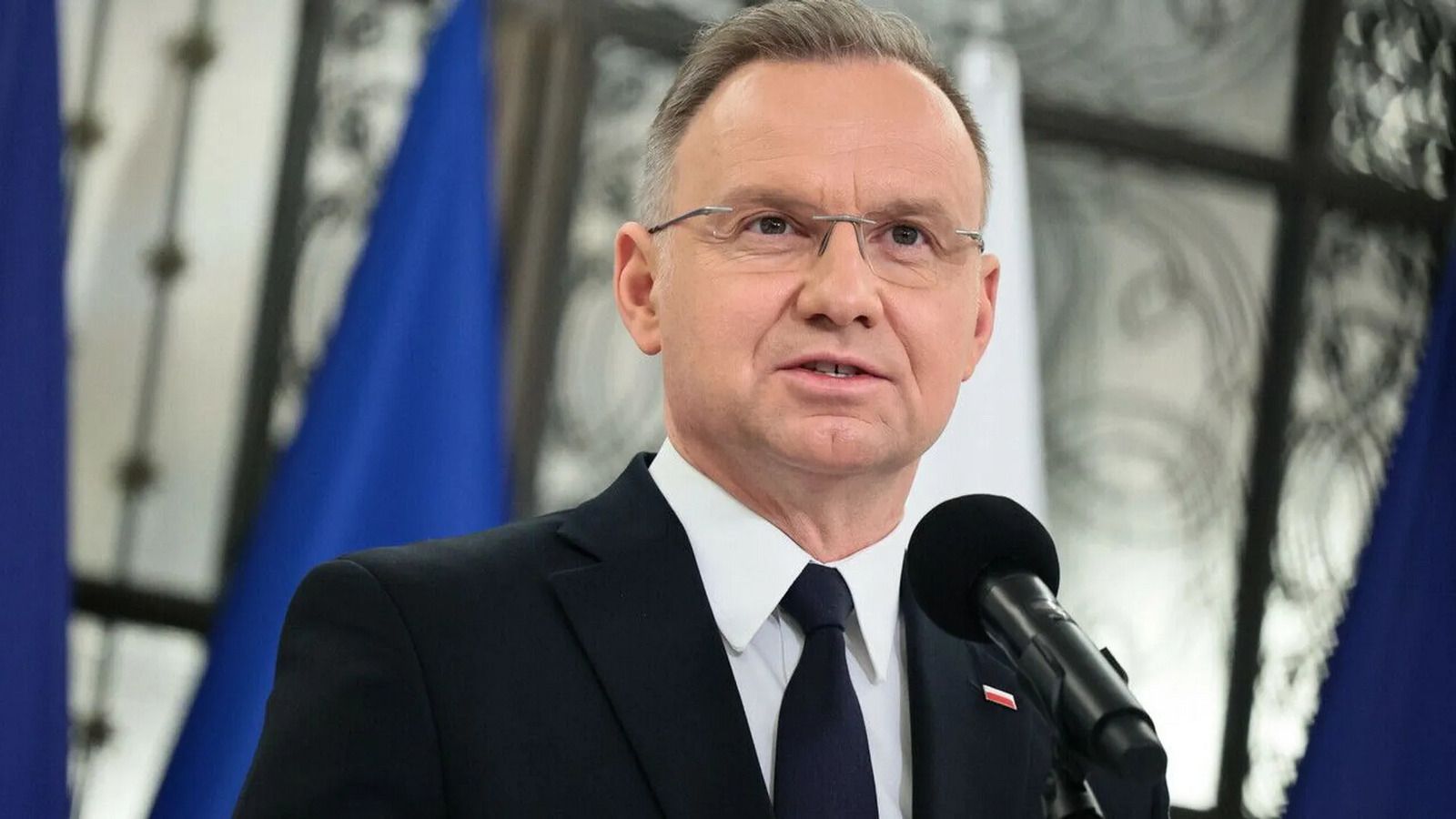 Taka emerytura trafia na konto Andrzeja Dudy. "Nie jest to kwota jakaś bardzo wygórowana"