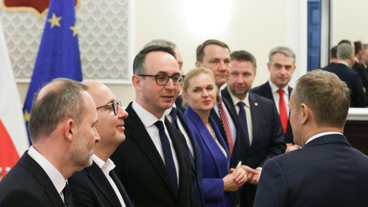 Nagły zwrot w rządzie Tuska. najważniejszy wiceminister podał się do dymisji, ujawniono powody