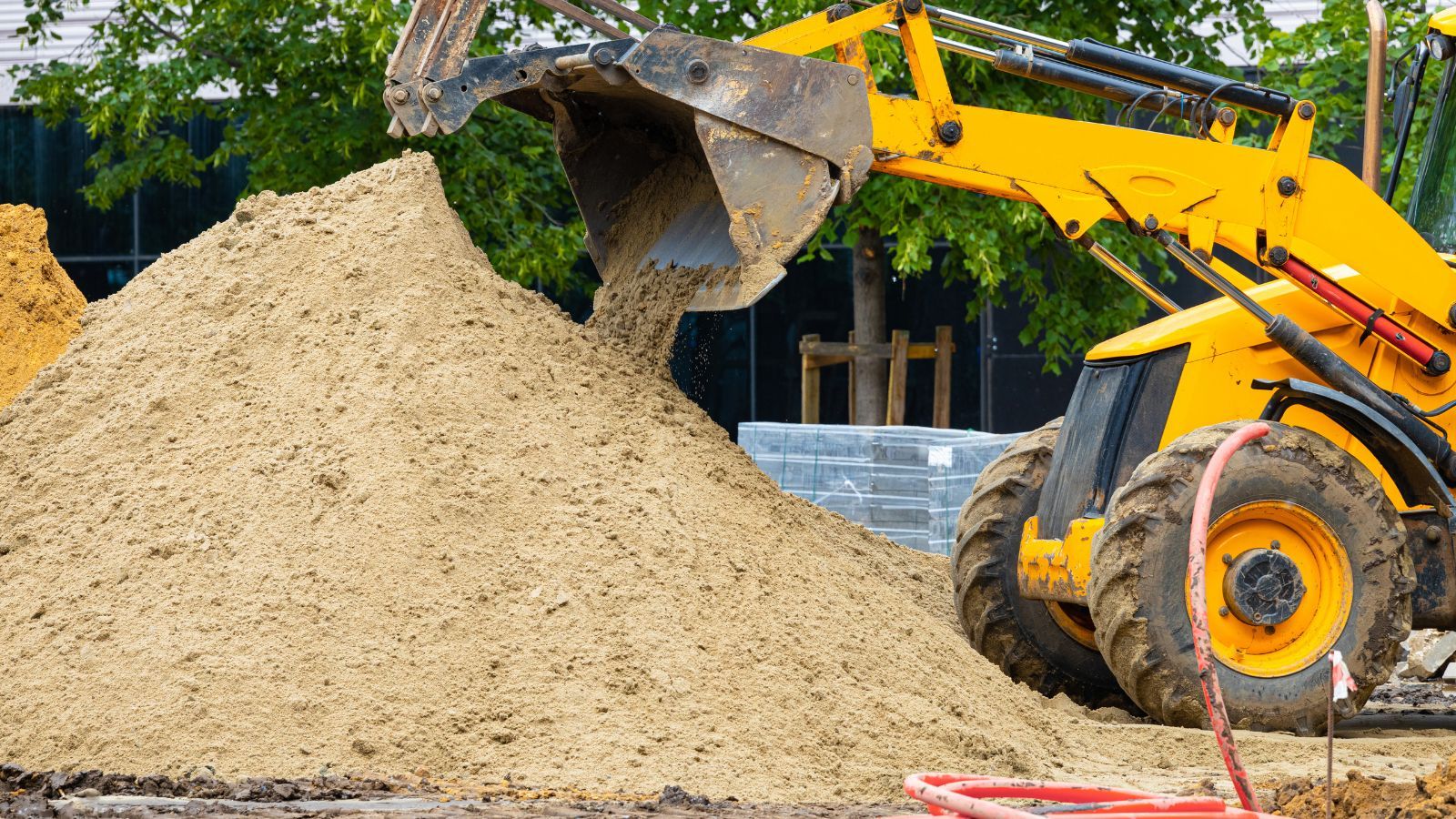 Właściciele działek mogą mieć poważny problem. Nie masz tej zgody, zapłacisz nawet kilkaset tysięcy złotych kary