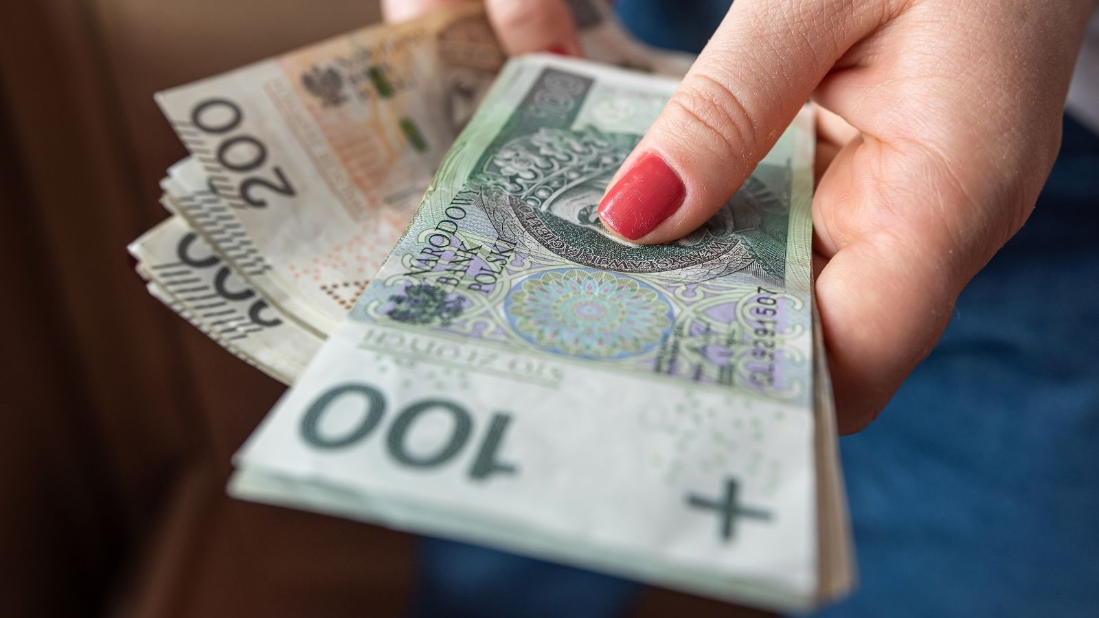 Darowizna dla dziecka bez podatku. Rodzic musi pamiętać o jednym warunku