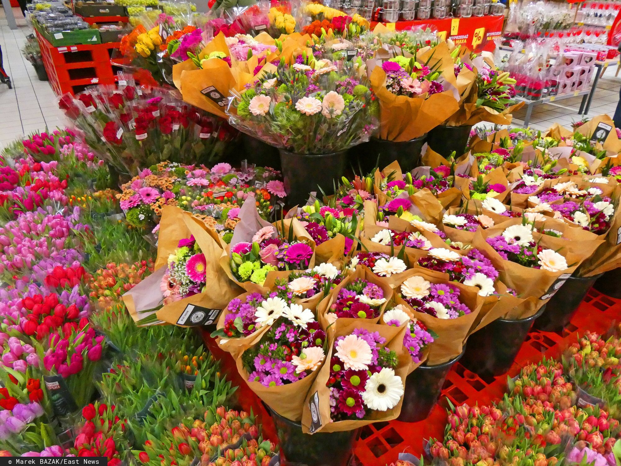 Czy w Dzień Kobiet jest niedziela handlowa? Sprawdzamy, czy 8 marca sklepy będą otwarte