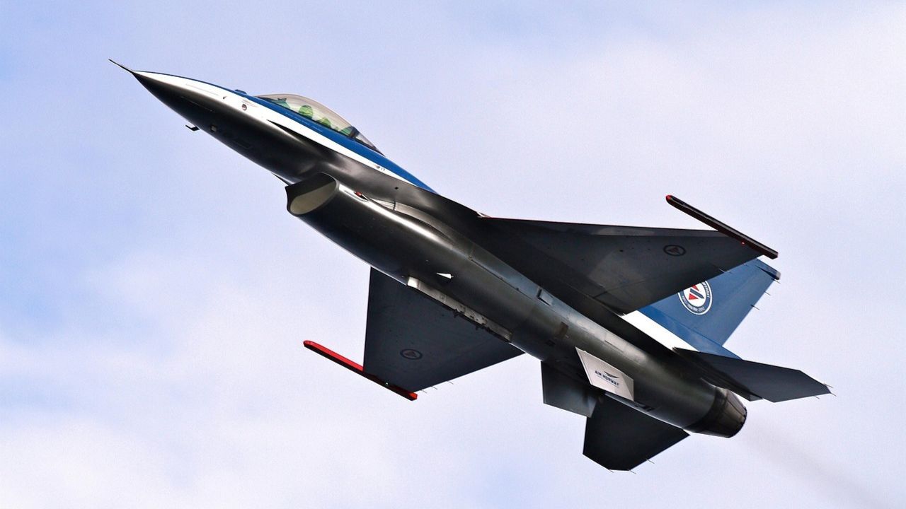 samolot F-16