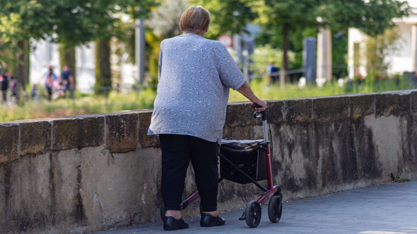 Nawet 400 zł dla emerytów. Nadchodzi zastrzyk gotówki