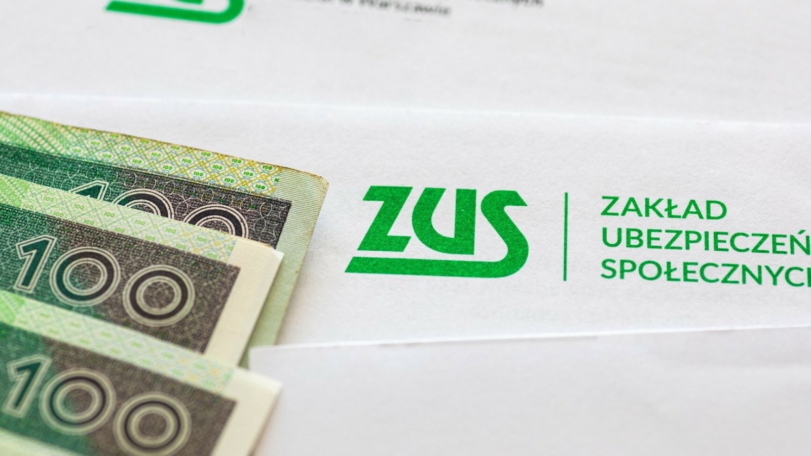 ZUS przelicza emerytury na nowo. Emeryci mogą dostać choćby 300 zł więcej