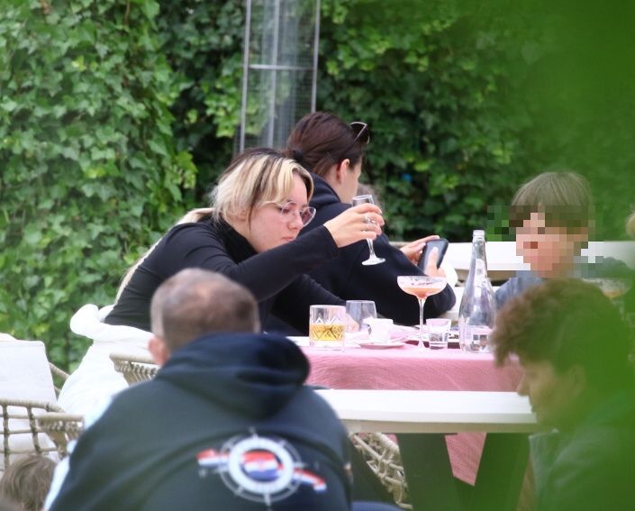 Ewa Farna rzadko pokazuje dzieci, teraz została przyłapana. Wyciekły zdjęcia z restauracji w Sopocie