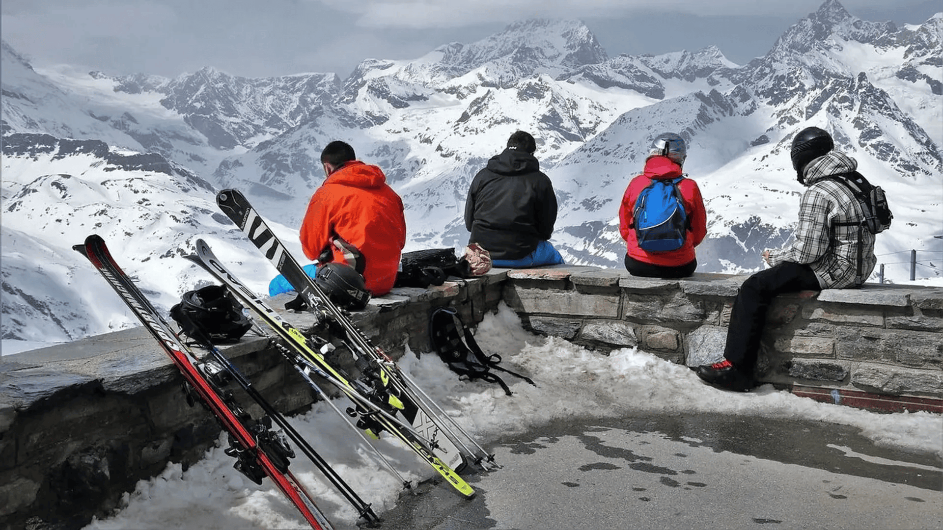 Turystyczne oblężenie gór. Ceny w tych kurortach zwalają z nóg, a wolnych miejsc niemal brak
