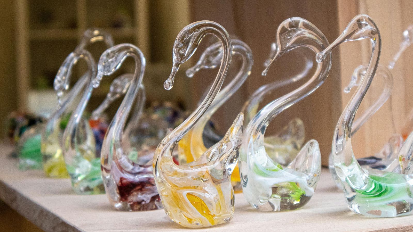 W PRL to oni dyktowali trendy. Legendarna polska huta szkła odradza się po bankructwie