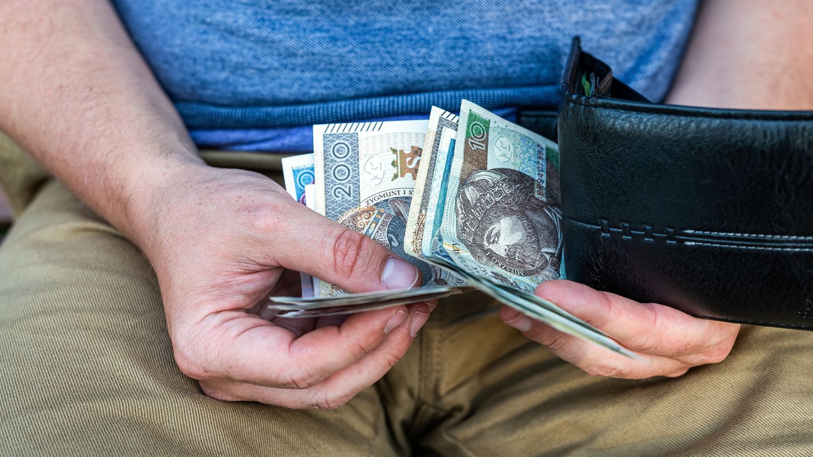 713,15 zł wypłacane miesięcznie przez ZUS od marca. Trzeba spełnić istotny warunek