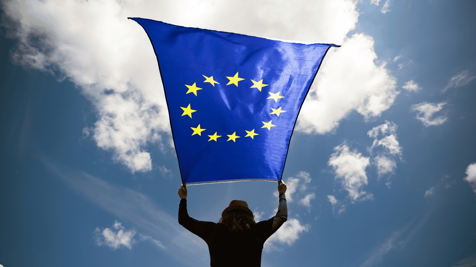 Zabawa zapałkami na beczce prochu. Polexit to nie mit, to scenariusz, który właśnie się pisze