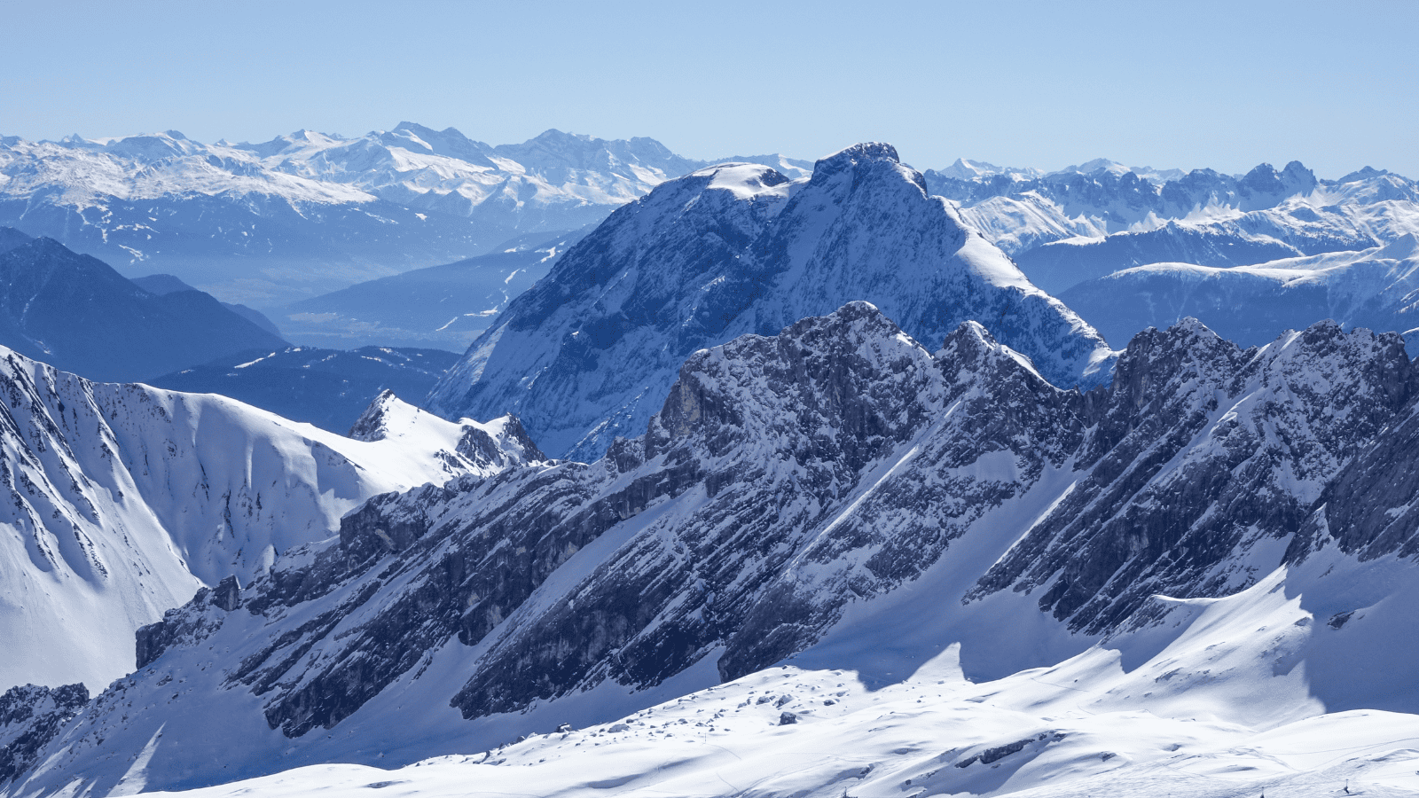 Piorun uderzył w alpinistę z Polski. Dramatyczna akcja ratunkowa w masywie Mont Blanc