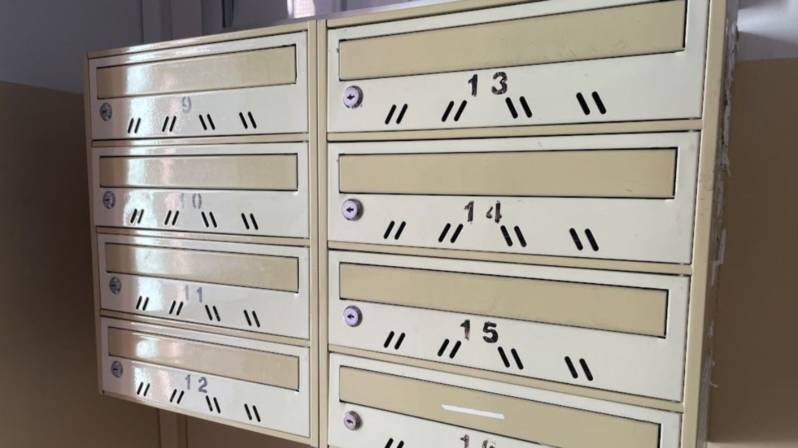 Tajemnicza koperta z "orzełkiem". System jest bezlitosny, a Polacy płacą