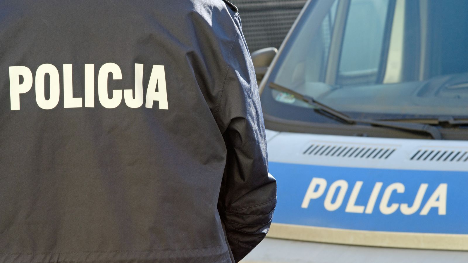 Śmiertelny wypadek. Samochód z młodymi osobami zjechał z drogi. Służby przekazały tragiczne wieści