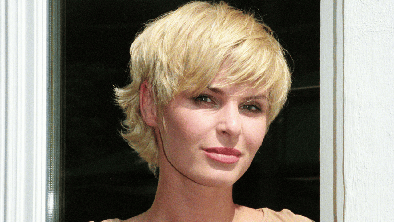 Renata Gabryjelska poślubiła milionera i zniknęła z show-biznesu. Niebywałe, jak dziś wygląda, a ma 53 lata