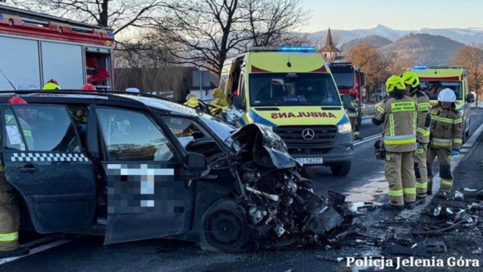 Koszmar na DK5. Osiem osób walczy o życie, droga sparaliżowana. Pilny apel policji