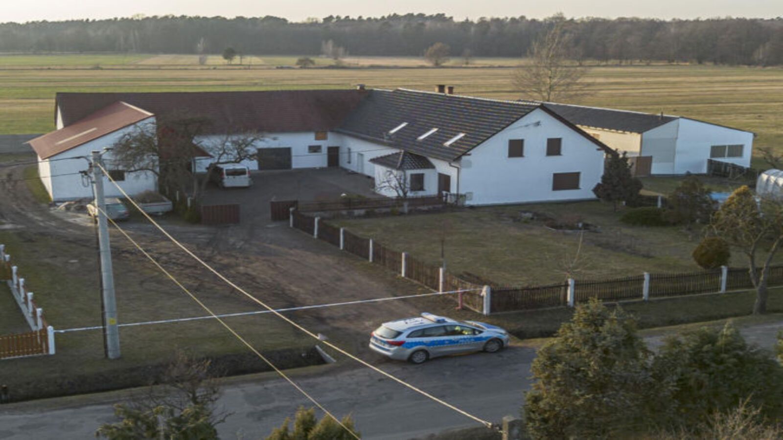 To w tym domu rozegrała się koszmarna zbrodnia. Mieszkańcy Kadłuba wciąż nie mogą uwierzyć w tragedię