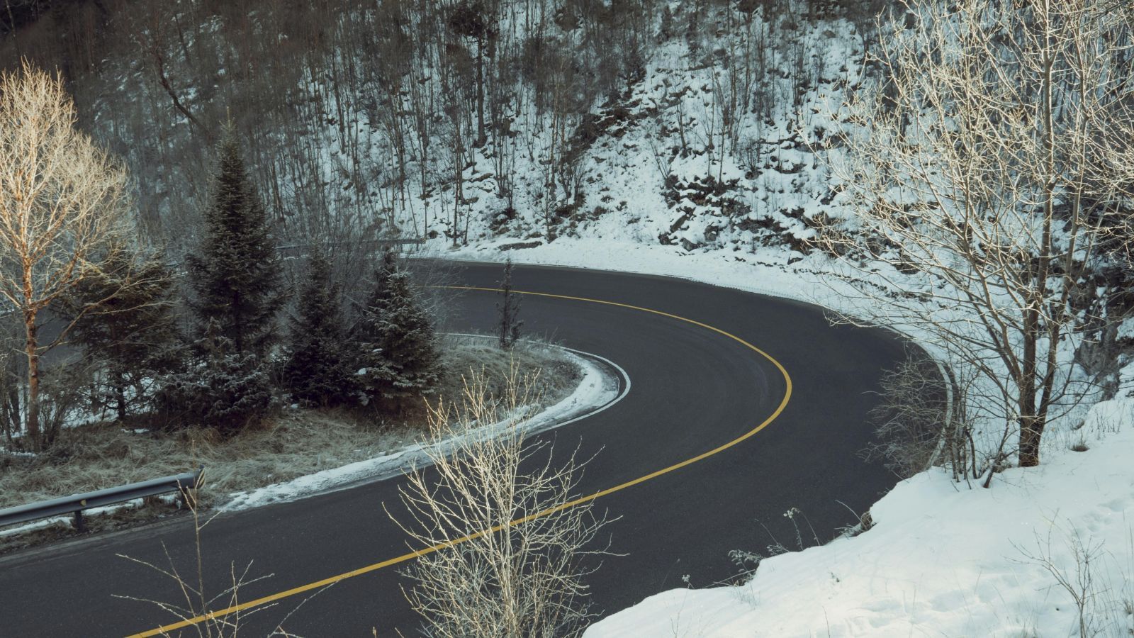 Niebezpieczne warunki w Polsce. Większość kraju objęta alertami, IMGW ostrzega