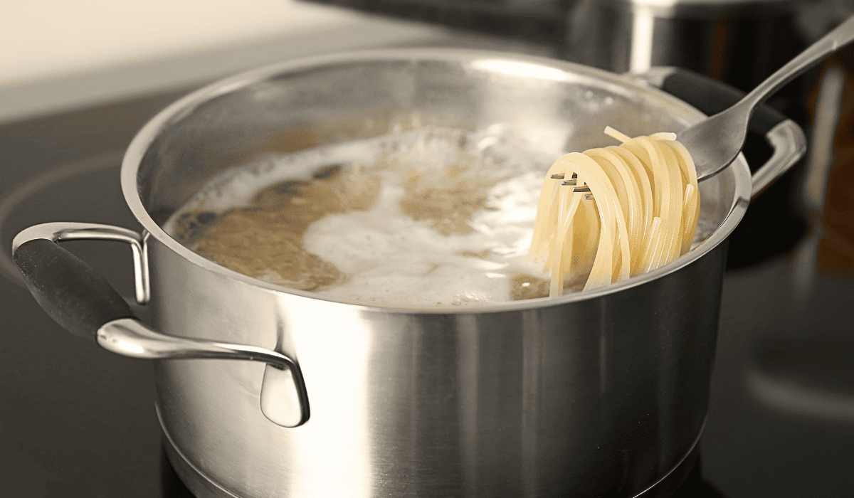 gotowanie makaronu
