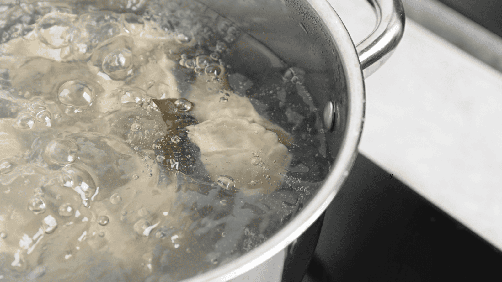 Pilne! GIS wycofuje popularny kuchenny gadżet. Zawiera rakotwórcze substancje