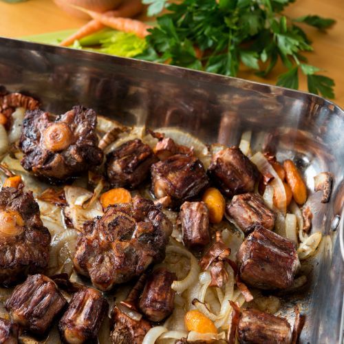 Wrzuć na ruszt i przerzuć do gara. Rosół z grilla ma bajeczny smak [PRZEPIS]