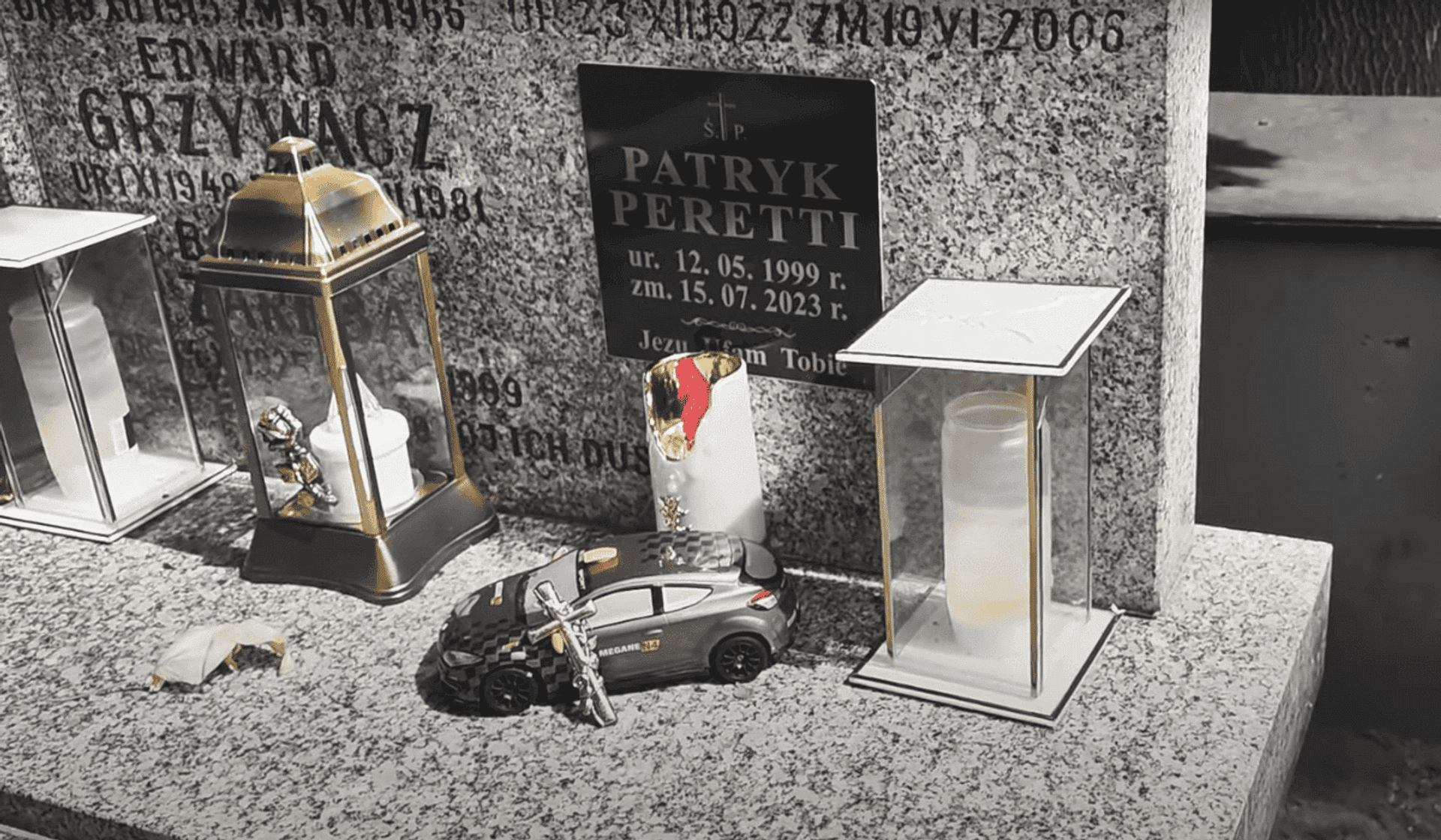 Grób Patryka Peretti w sierpniu 2023, przed remontem nagrobka, fot. YouTube @Goniec