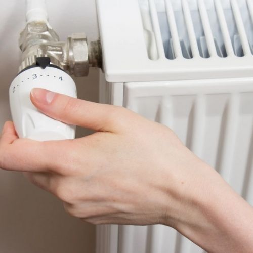 Rozkrusz i zawieś na kaloryferze. Cały dom zacznie pachnieć jak marzenie